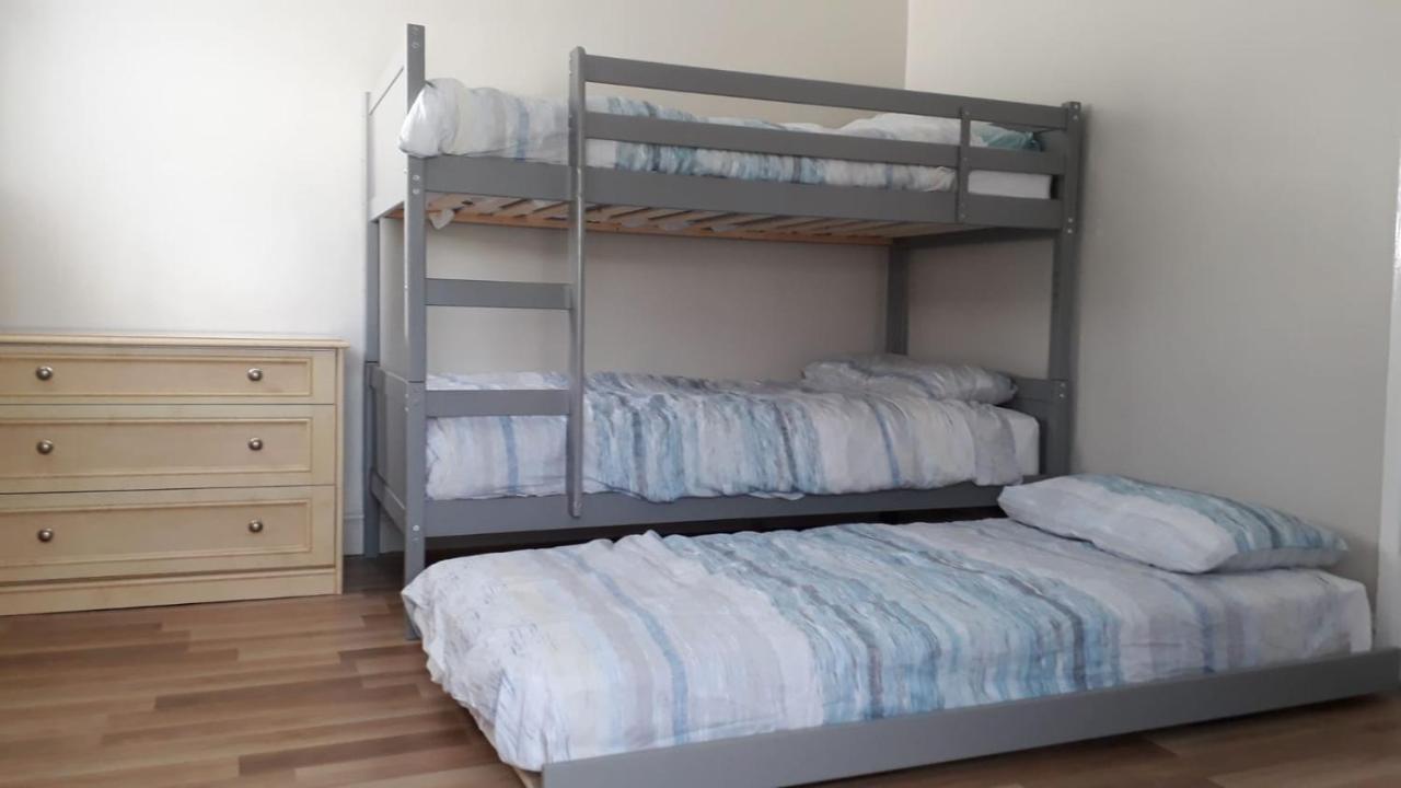 Relaxing Home - 7-10Min To Bournemouth Sandy Beach By Car - Private Garden, Parking And Spa المظهر الخارجي الصورة