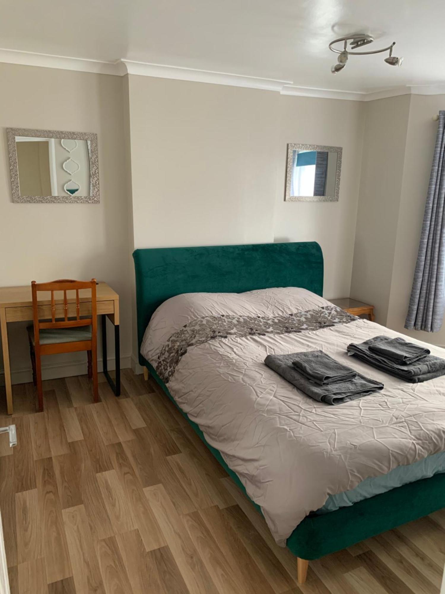 Relaxing Home - 7-10Min To Bournemouth Sandy Beach By Car - Private Garden, Parking And Spa المظهر الخارجي الصورة