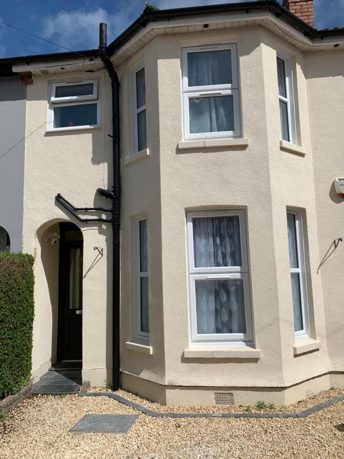 Relaxing Home - 7-10Min To Bournemouth Sandy Beach By Car - Private Garden, Parking And Spa المظهر الخارجي الصورة