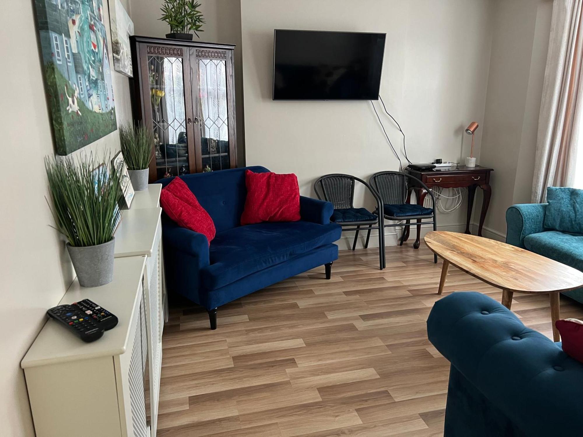 Relaxing Home - 7-10Min To Bournemouth Sandy Beach By Car - Private Garden, Parking And Spa المظهر الخارجي الصورة